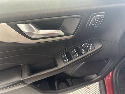 Used 2021 Ford Escape SEL w/ Technology Package AWD/4WD image 13