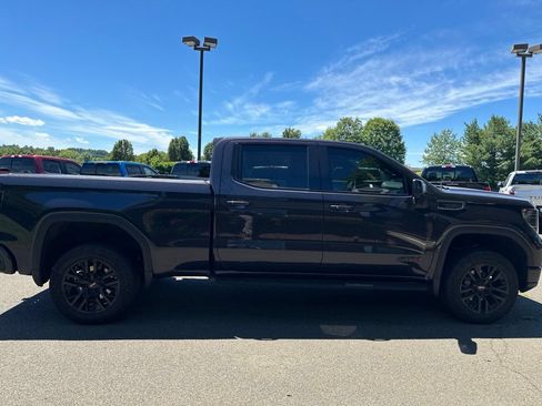Used 2023 GMC Sierra 1500 AT4 w/ AT4 Premium Package AWD/4WD image 15