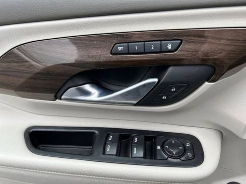Used 2020 GMC Terrain Denali w/ Denali Premium Package FWD image 19