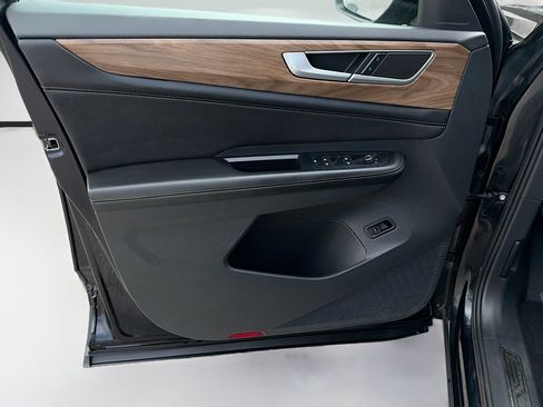 Used 2024 Volkswagen Atlas SE FWD image 21