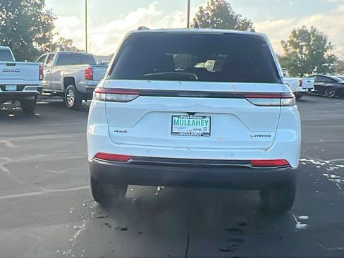 New 2025 Jeep Grand Cherokee Limited w/ Luxury Tech Group II image 4