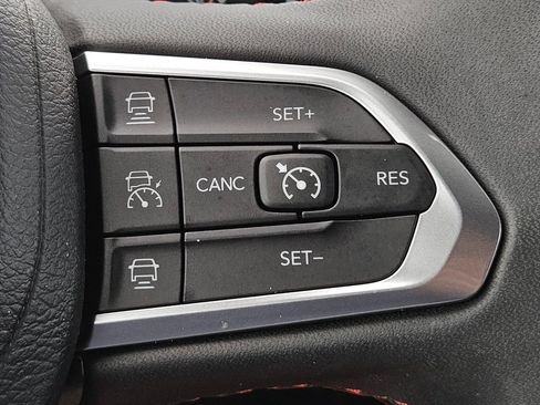 Used 2025 Jeep Compass Trailhawk AWD/4WD image 26
