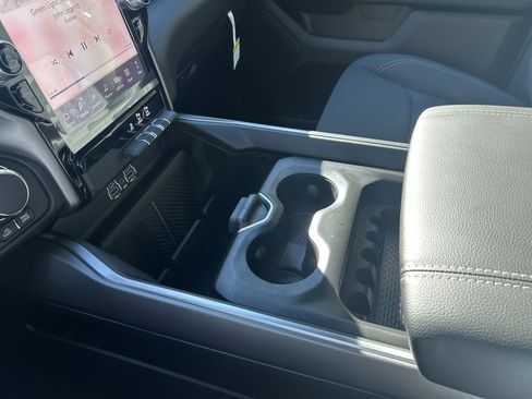 New 2026 RAM 1500 4x4 Crew Cab image 40