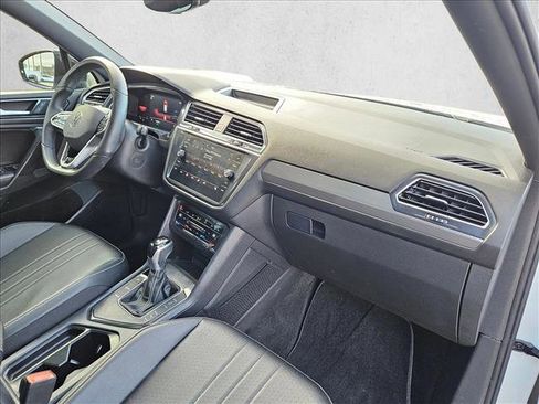 Used 2023 Volkswagen Tiguan SE R-Line image 24