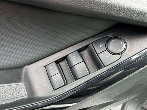 Used 2025 Chevrolet Equinox LT w/ Convenience Package II AWD/4WD image 16