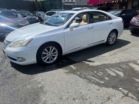 Used 2011 Lexus ES 350 FWD image 2
