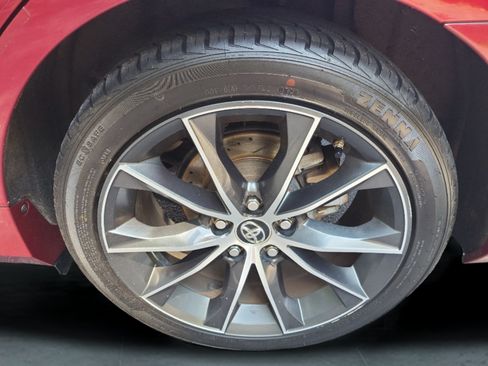 Used 2015 Toyota Camry XSE FWD image 9