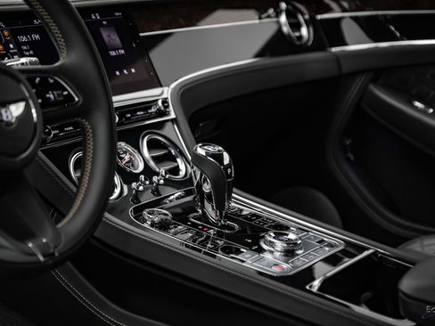Used 2022 Bentley Continental GT AWD/4WD image 53