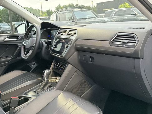 Used 2024 Volkswagen Tiguan SE FWD image 20
