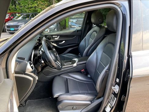 Used 2021 Mercedes-Benz GLC 300 4MATIC image 10