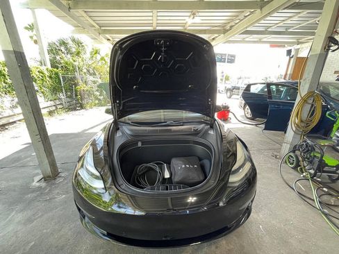 Used 2018 Tesla Model 3 Long Range RWD image 18