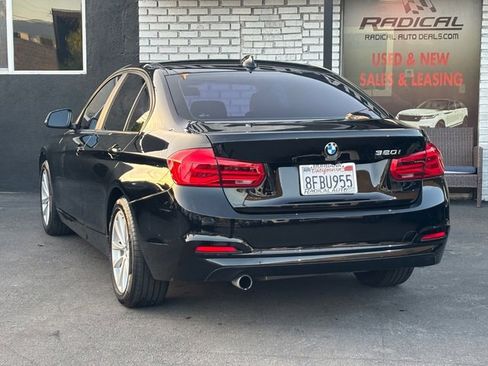 Used 2018 BMW 320i Sedan image 16