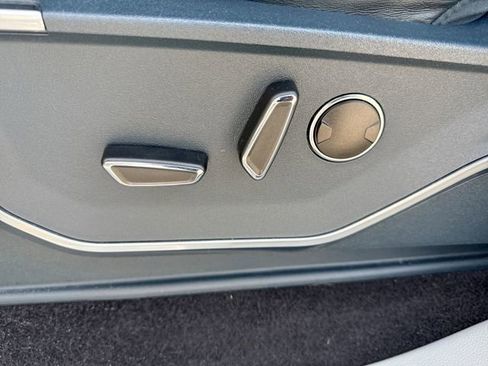 Used 2023 Ford F150 Limited image 12