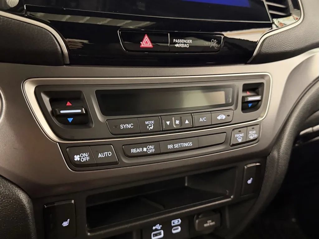 Used 2025 Honda Passport EX-L image 25
