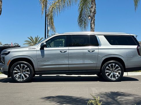 New 2026 Chevrolet Suburban High Country AWD/4WD image 7