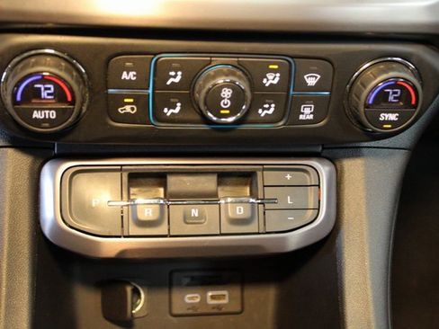 Used 2020 GMC Acadia AT4 image 29