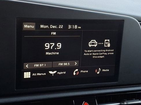 Certified 2025 Kia Niro LX image 17