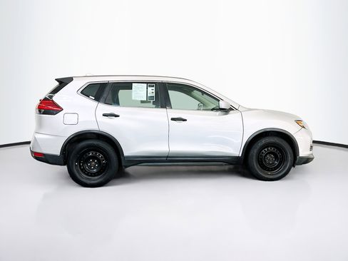 Used 2017 Nissan Rogue S image 10