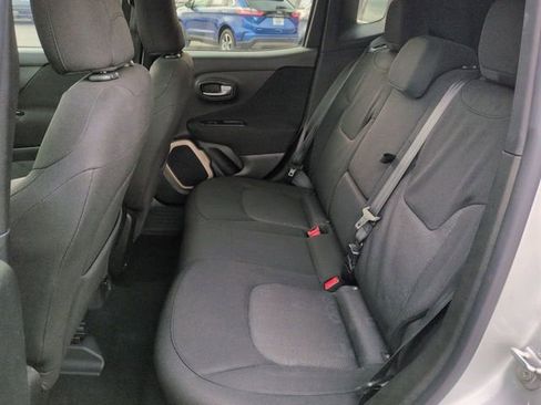 Used 2016 Jeep Renegade Latitude w/ Popular Equipment Group FWD image 12