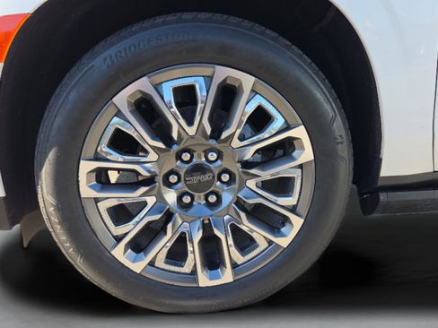 Used 2024 GMC Yukon Denali Ultimate image 9