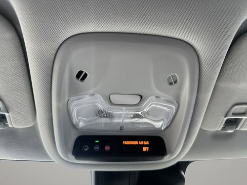 Used 2022 Chevrolet TrailBlazer LT w/ Convenience Package image 19