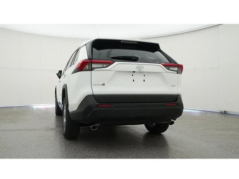 Used 2022 Toyota RAV4 XLE w/ Convenience Package FWD image 27