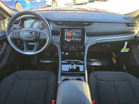 New 2025 Jeep Grand Cherokee Laredo X w/ Luxury Tech Group I image 7