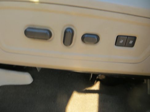 Used 2017 Lincoln Navigator L Select image 18