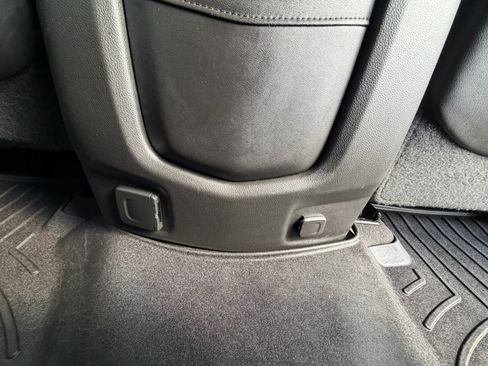 Used 2019 Cadillac Escalade Luxury image 42