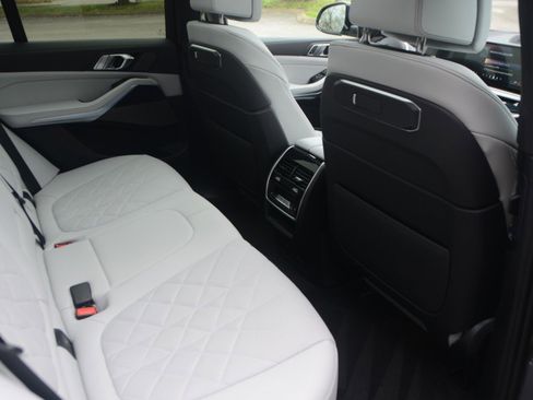 Used 2026 BMW X5 xDrive40i AWD/4WD image 13