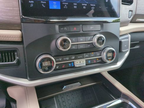 Used 2024 Ford Expedition Limited AWD/4WD image 30