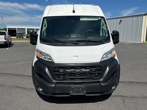 Used 2024 RAM ProMaster 2500 w/ Convenience Group FWD image 2