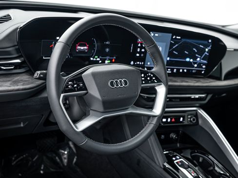Used 2025 Audi Q5 Premium w/ Convenience Package AWD/4WD image 10