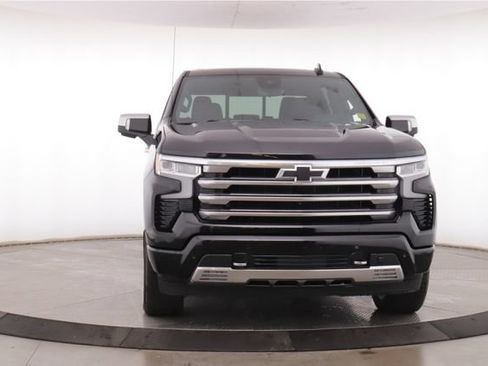 Used 2024 Chevrolet Silverado 1500 High Country w/ Technology Package AWD/4WD image 12