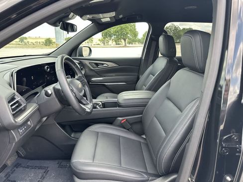 Used 2026 Chevrolet Traverse LT FWD image 21