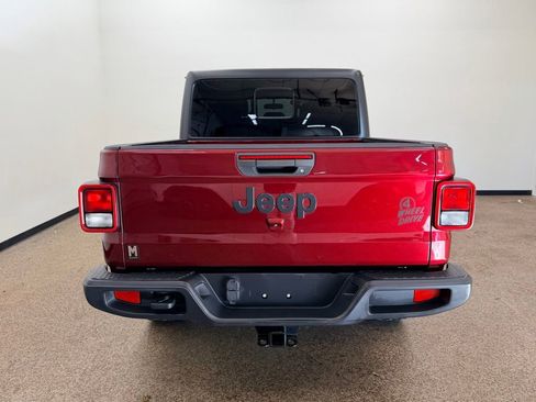Used 2022 Jeep Gladiator Sport AWD/4WD image 4