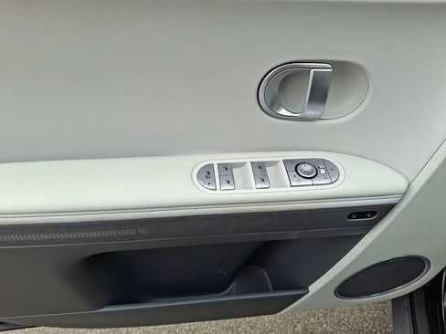 Used 2024 Hyundai Ioniq 5 Limited image 15