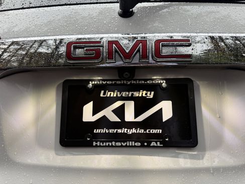 Used 2022 GMC Acadia SLE image 39