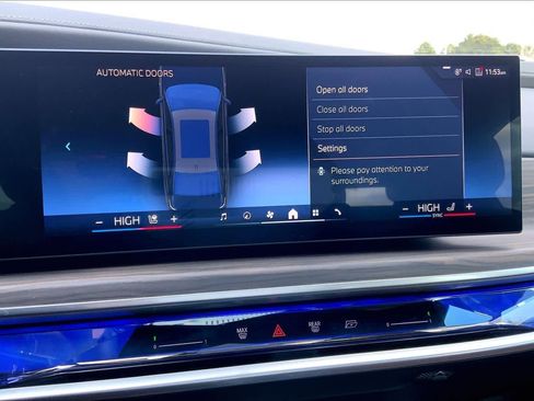 Certified 2023 BMW 760i xDrive w/ Luxury Rear Seating Package image 35