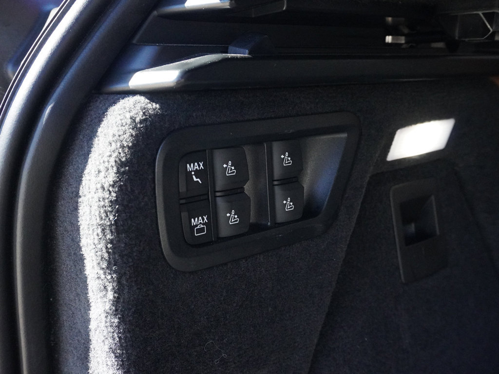 Used 2024 BMW X7 xDrive40i w/ Premium Package AWD/4WD image 41