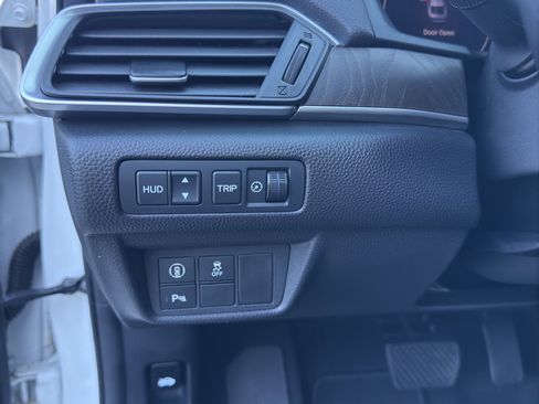 Used 2018 Honda Accord Touring image 16