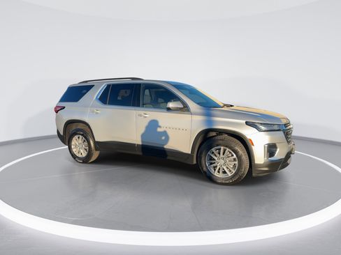 Certified 2022 Chevrolet Traverse LT w/ LPO, Floor Liner Package image 2