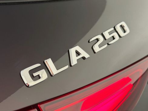 Certified 2025 Mercedes-Benz GLA 250 image 10