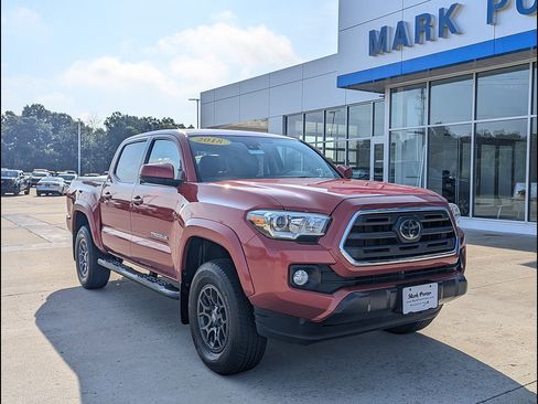 Used 2018 Toyota Tacoma SR5 AWD/4WD image 5