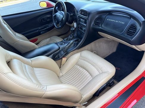 Used 2004 Chevrolet Corvette w/ Preferred Equipment Group image 15