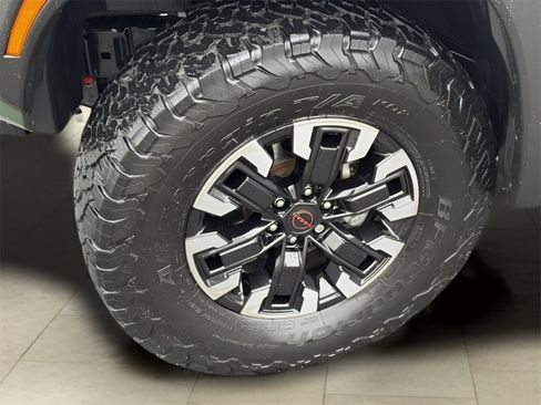 Used 2022 Nissan Frontier PRO-4X image 21