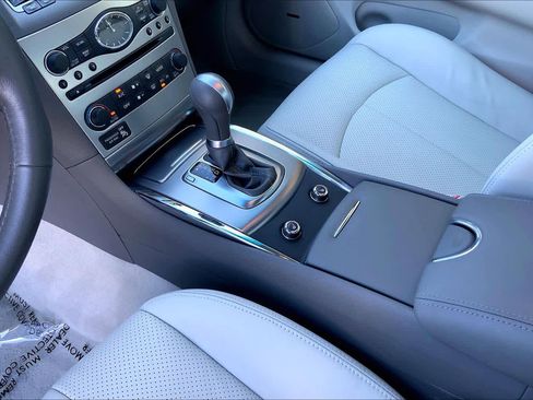 Used 2012 INFINITI G37 Journey w/ Premium Pkg image 14