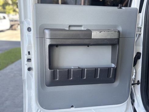 Used 2011 Ford F250 XLT w/ XLT Interior Pkg image 17