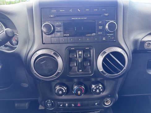 Used 2017 Jeep Wrangler Unlimited Sport w/ Quick Order Package 24S AWD/4WD image 20