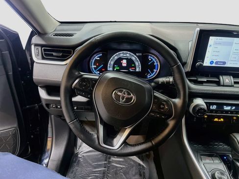 Used 2025 Toyota RAV4 XLE w/ Weather Package AWD/4WD image 11